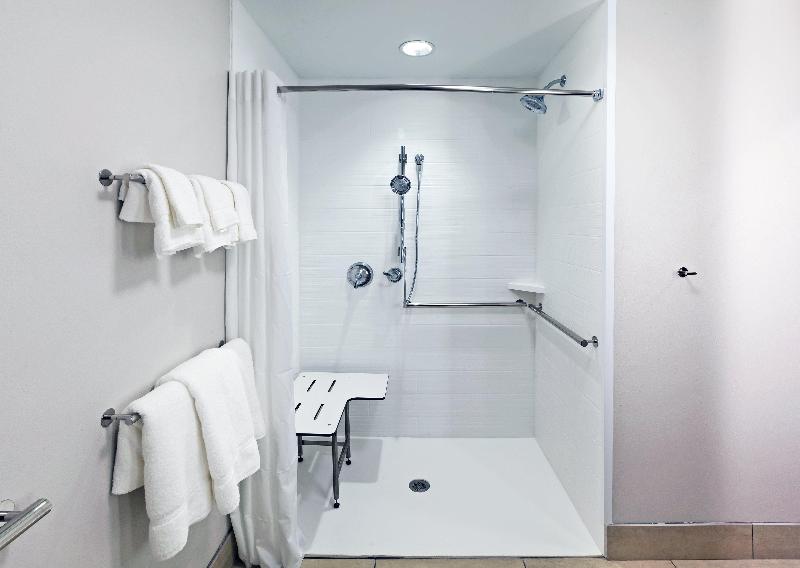 Holiday Inn Express and Suites Chanute image