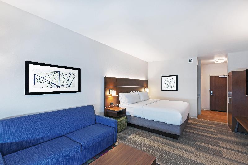 Holiday Inn Express and Suites Chanute image