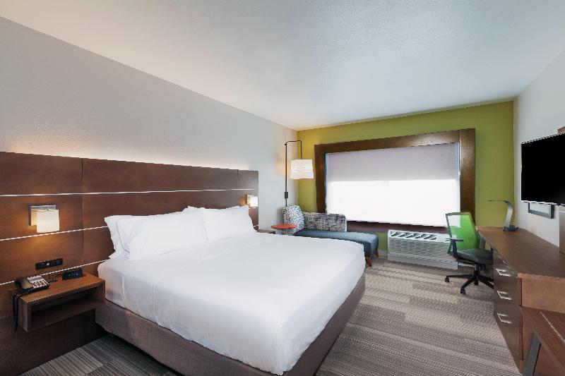 Holiday Inn Express and Suites Chanute image