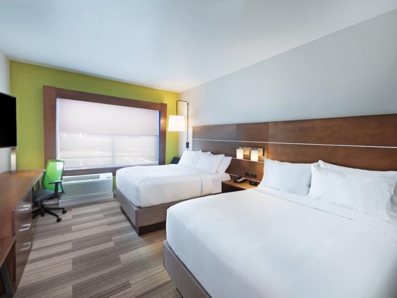 Holiday Inn Express and Suites Chanute image