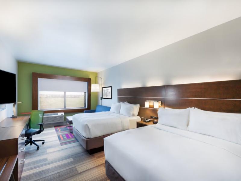 Holiday Inn Express and Suites Chanute image