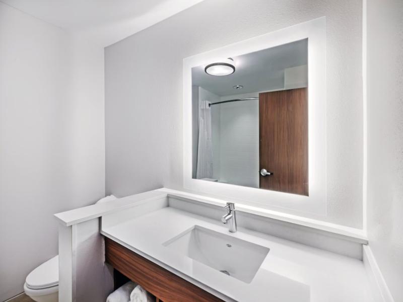Holiday Inn Express and Suites Chanute image
