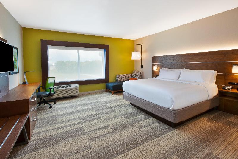 Holiday Inn Express & Suites South Hill image