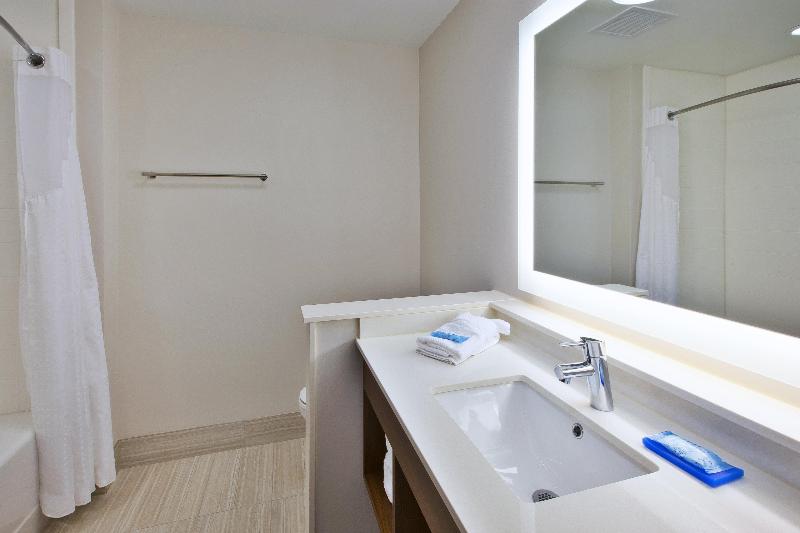 Holiday Inn Express & Suites South Hill image
