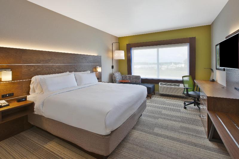 Holiday Inn Express & Suites South Hill image