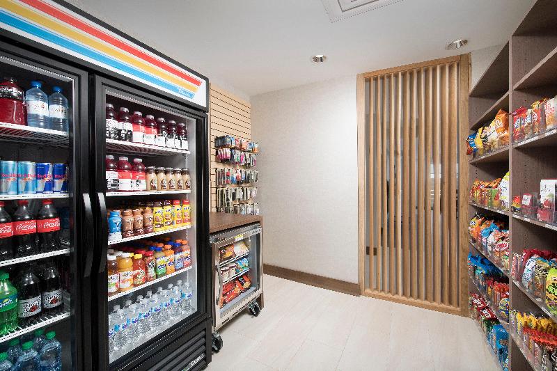 Holiday Inn Express and Suites San Antonio North -