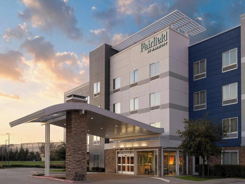 Fairfield Inn & Suites Dallas West/I-30 image