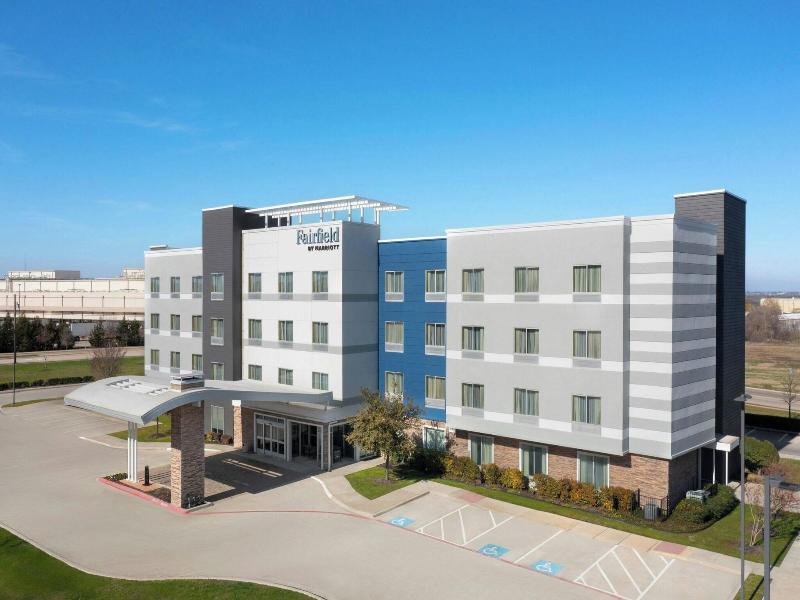 Fairfield Inn & Suites Dallas West/I-30 image
