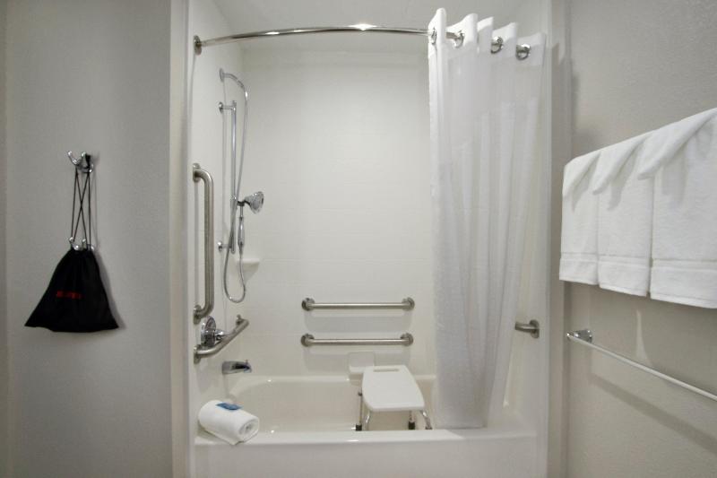 Holiday Inn Express and Suites Columbus North image