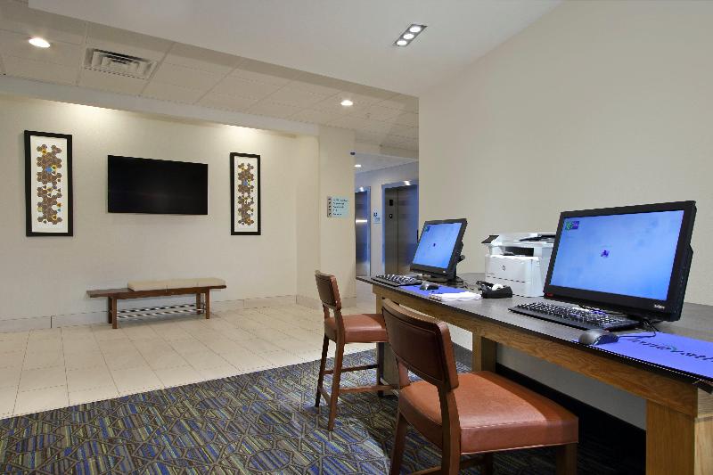 Holiday Inn Express and Suites Columbus North image