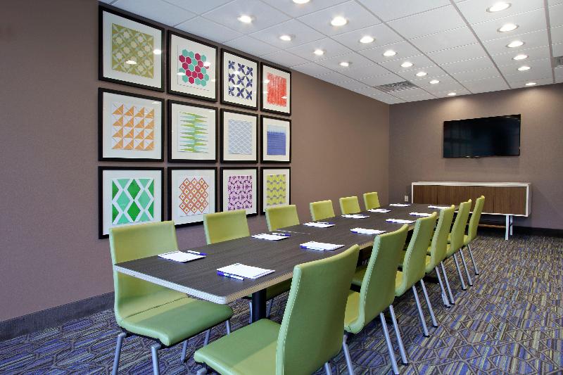 Holiday Inn Express and Suites Columbus North image