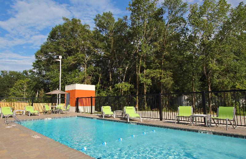 Holiday Inn Express and Suites Columbus North image