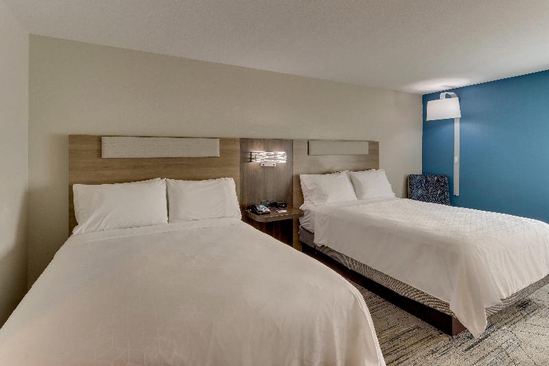 Holiday Inn Express and Suites Columbus North image