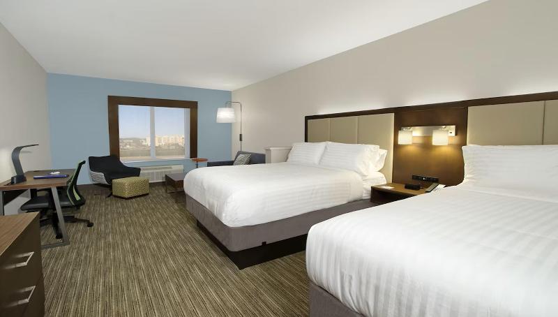 Holiday Inn Express and Suites Columbus North image