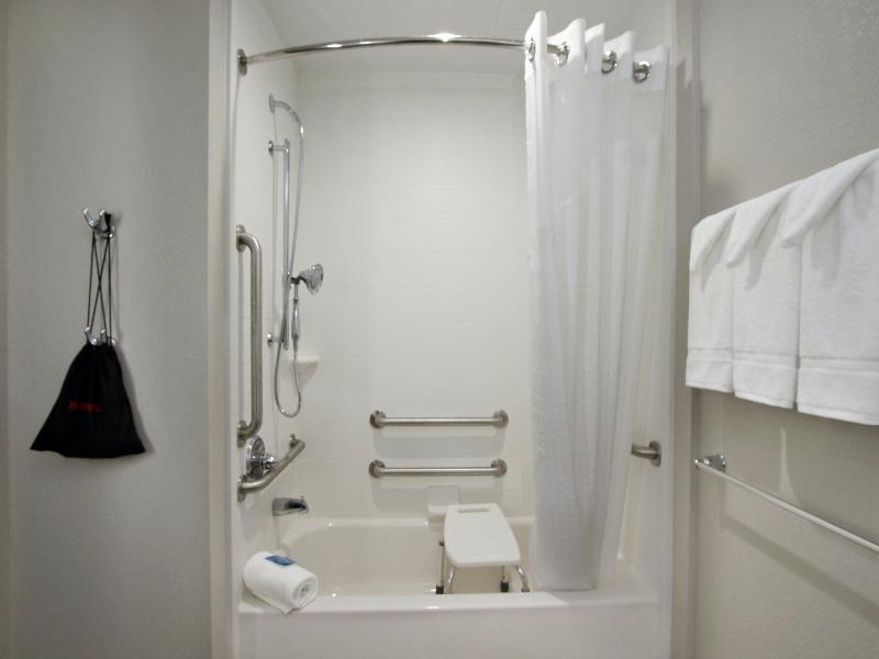 Holiday Inn Express and Suites Columbus North image
