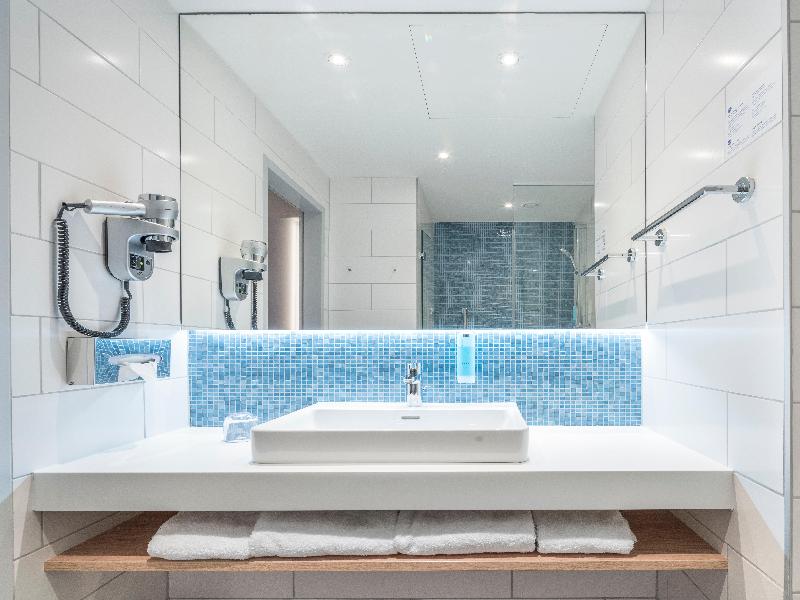 Holiday Inn Express Berlin-Alexanderplatz image