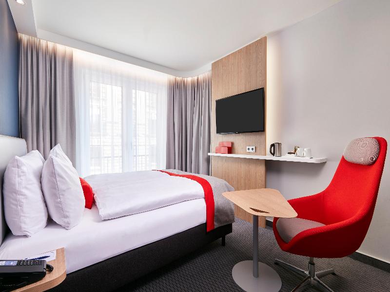 Holiday Inn Express Berlin-Alexanderplatz image