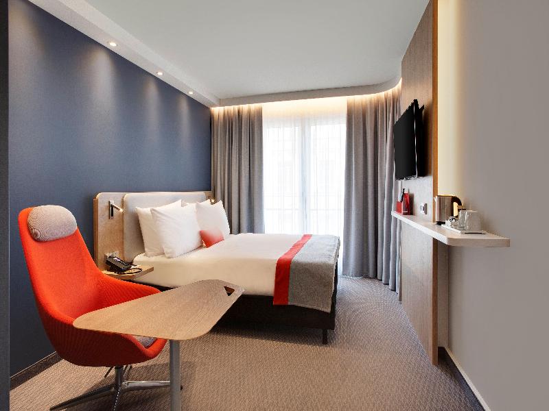 Holiday Inn Express Berlin-Alexanderplatz image