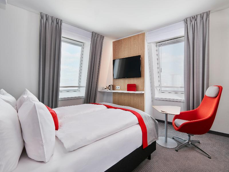 Holiday Inn Express Berlin-Alexanderplatz image