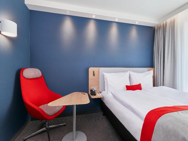 Holiday Inn Express Berlin-Alexanderplatz image