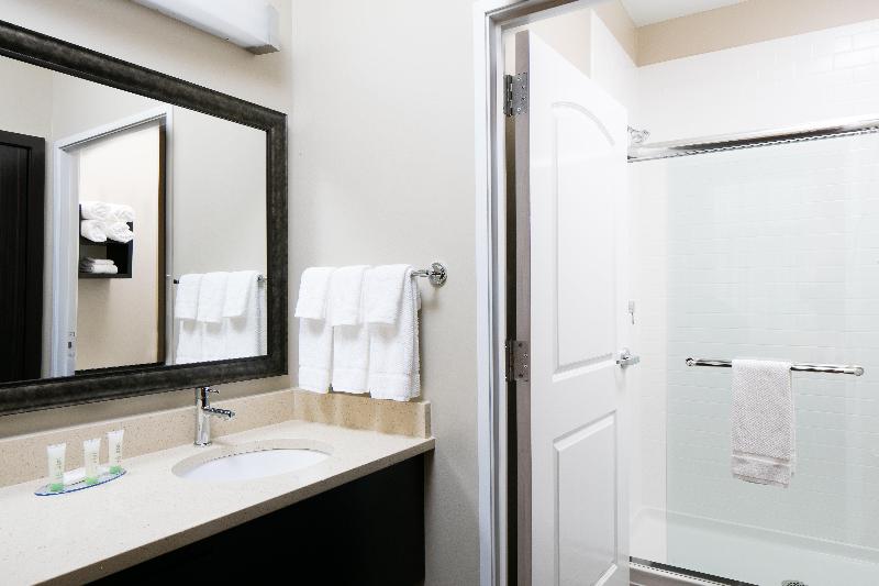 Staybridge Suites Des Moines Downtown photo 22