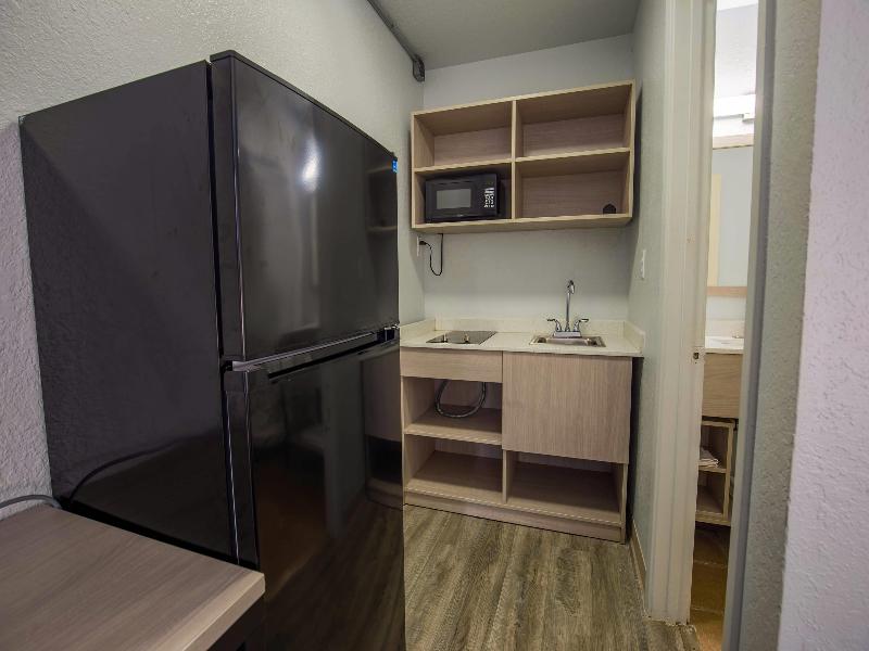 Hotel South Bend - Campus image