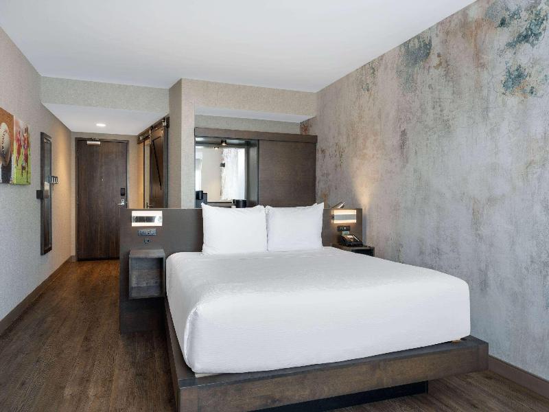 Wyndham Westfield image