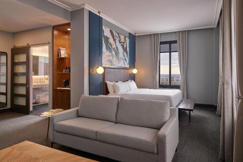 Renaissance Saint Elms Dallas Downtown image