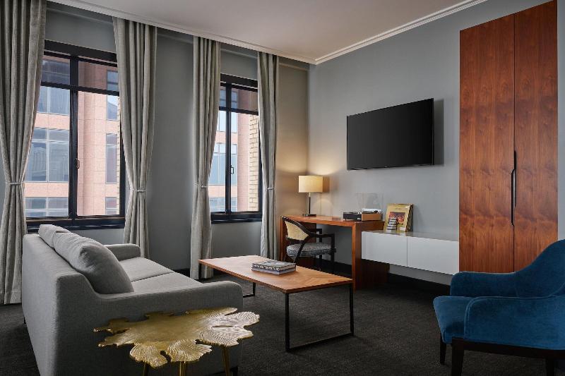 Renaissance Saint Elms Dallas Downtown image