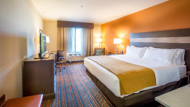 Holiday Inn Express Wichita South image