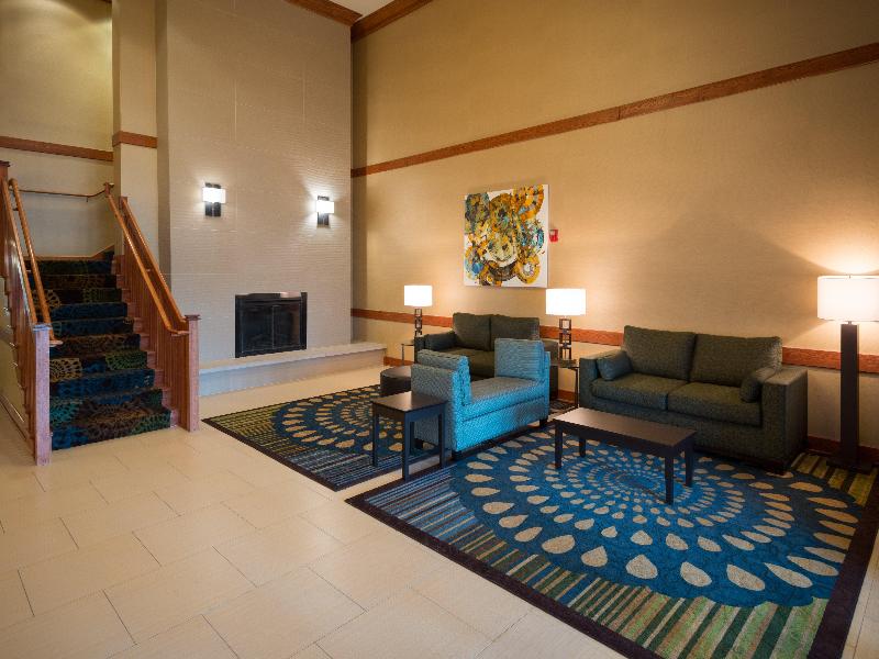 Holiday Inn Express & Suites Chicago West Rosselle image
