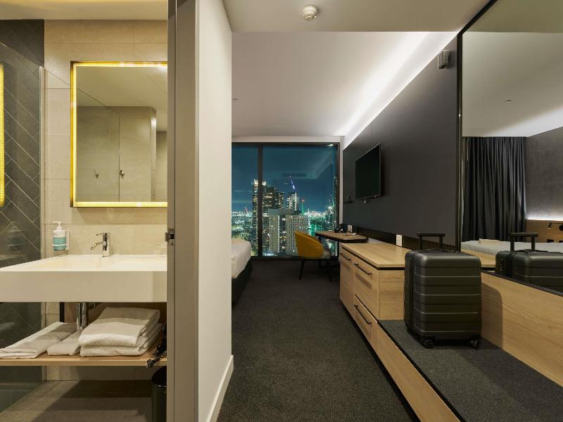 Novotel South Wharf image