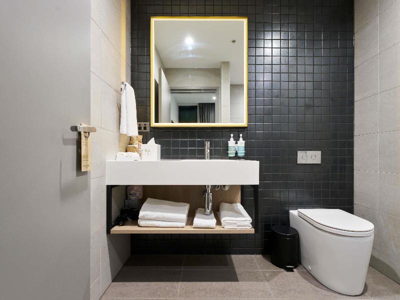 Novotel South Wharf image