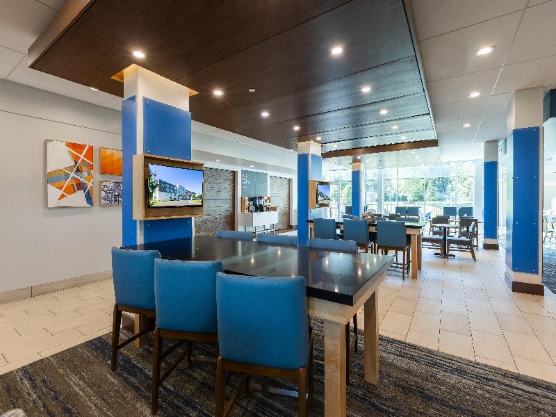 Holiday Inn Express & Suites Greenwood Mall image