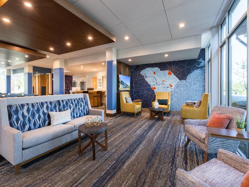 Holiday Inn Express & Suites Greenwood Mall image