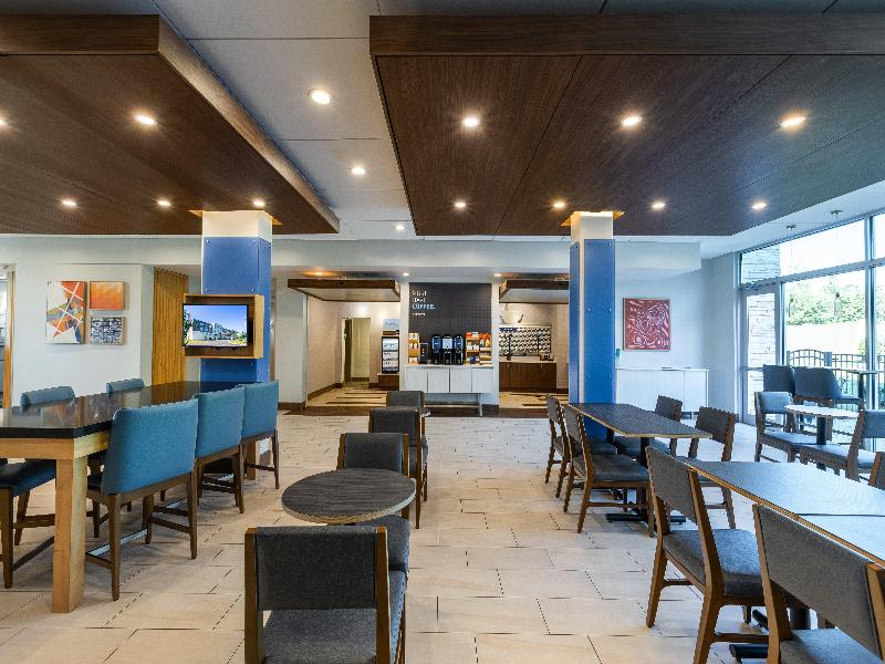 Holiday Inn Express & Suites Greenwood Mall image