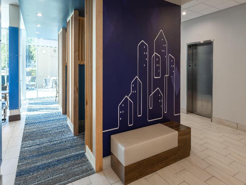 Holiday Inn Express & Suites Greenwood Mall image