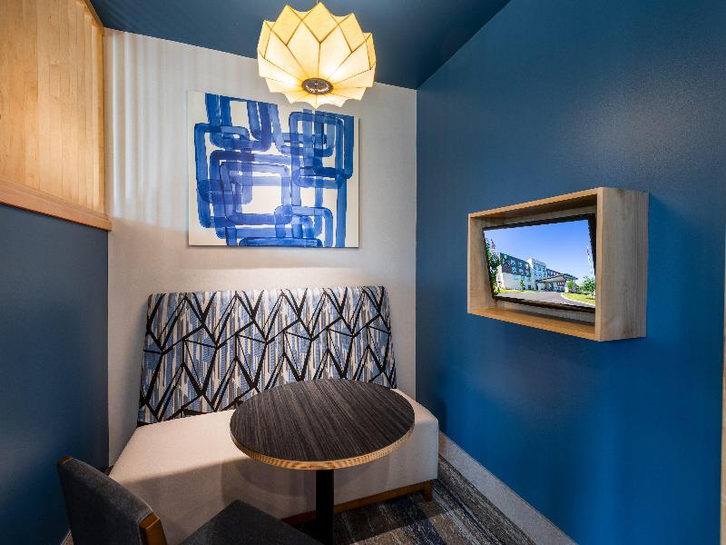 Holiday Inn Express & Suites Greenwood Mall image
