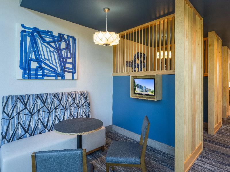 Holiday Inn Express & Suites Greenwood Mall image