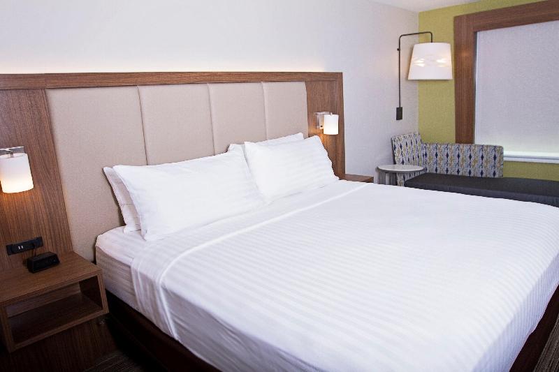 Holiday Inn Express & Suites Greenwood Mall image