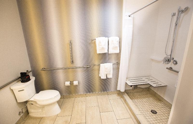 Holiday Inn Express & Suites Greenwood Mall image