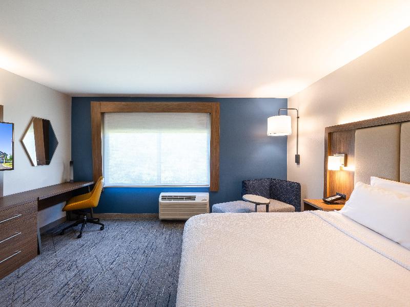 Holiday Inn Express & Suites Greenwood Mall image