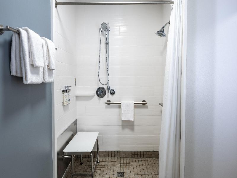 Holiday Inn Express & Suites Greenwood Mall image