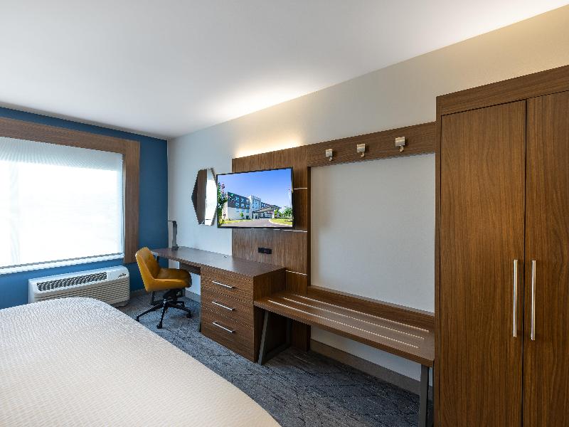 Holiday Inn Express & Suites Greenwood Mall image