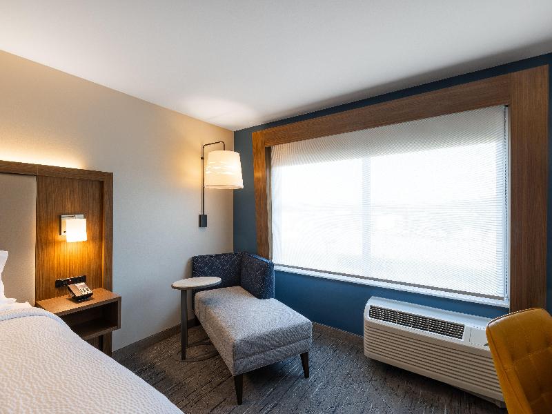 Holiday Inn Express & Suites Greenwood Mall image