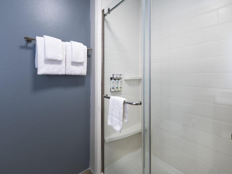 Holiday Inn Express & Suites Greenwood Mall image