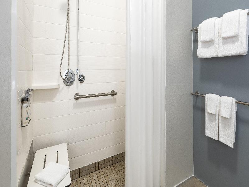 Holiday Inn Express & Suites Greenwood Mall image