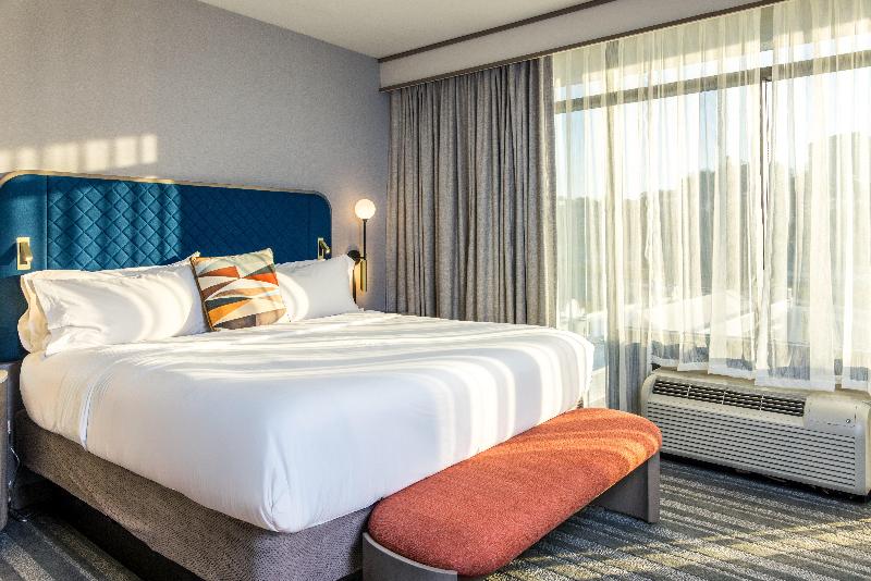 Voco The Clair Cincinnati Downtown By IHG image