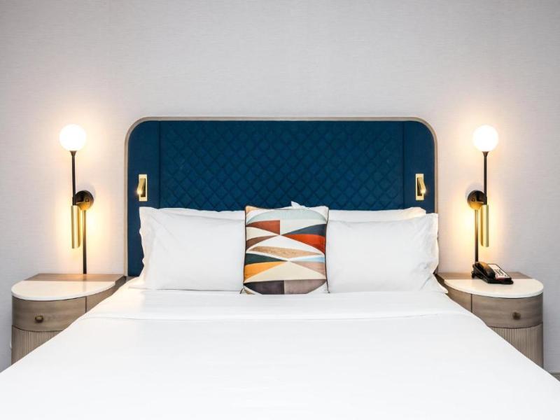 Voco The Clair Cincinnati Downtown By IHG image