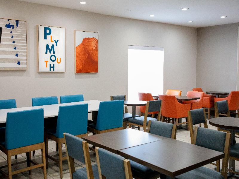 Holiday Inn Express and Suites Plymouth